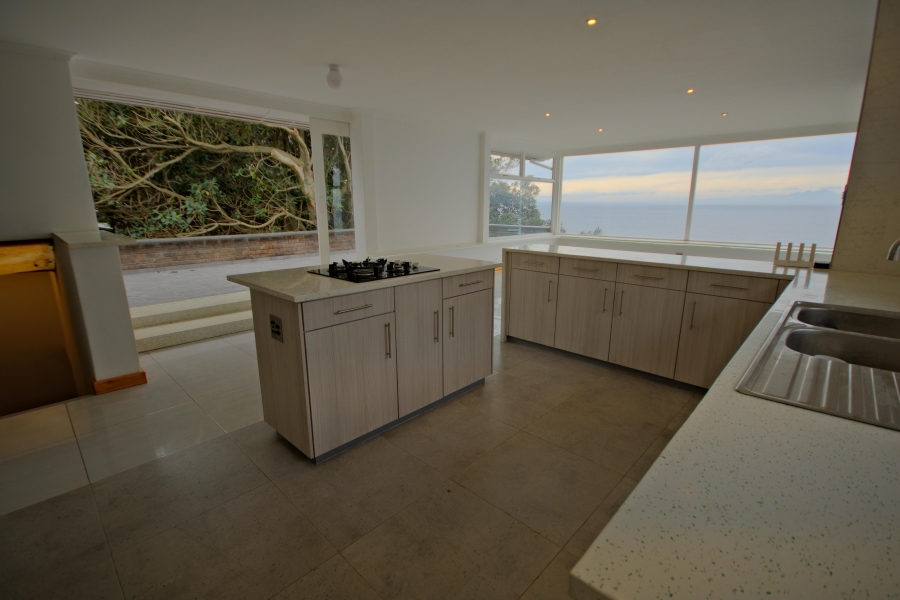 5 Bedroom Property for Sale in Murdock Valley Western Cape